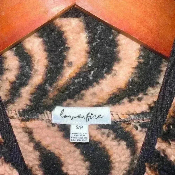 Love Fire Los Angeles Ballon Sleeves Sherpal Jacket S/P Black Orange - Picture 4 of 10